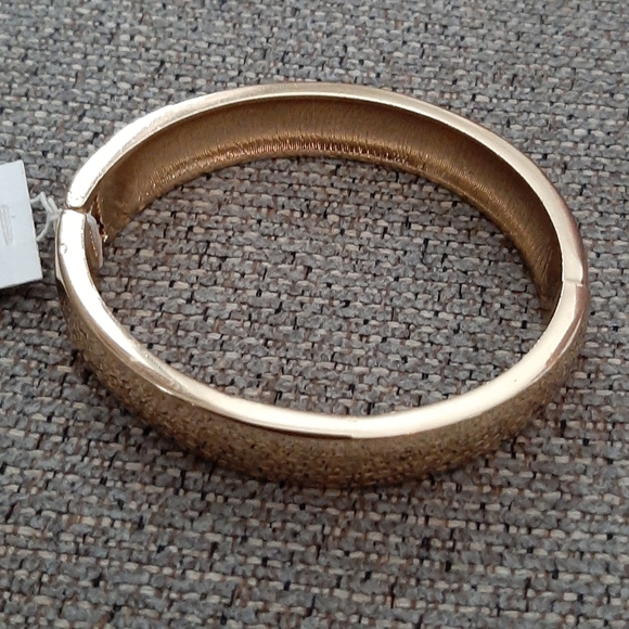 New Women's Grey & Gold Polka Dot Fashion Bracelet - Picture 10 of 12